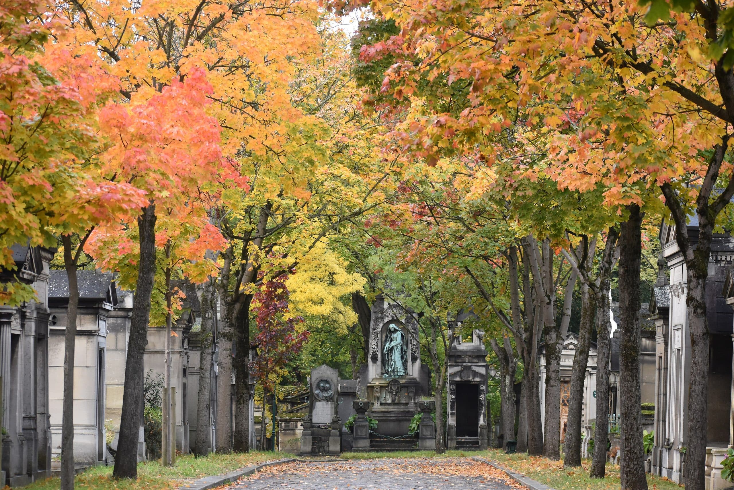 Père-Lachaise: Love, Revolt & Genius